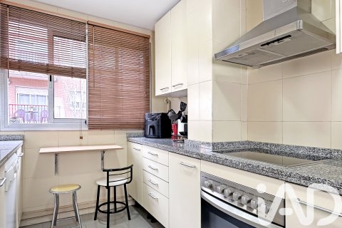 Продажа квартиры в Барселона, Испания 3 спальни, 98м2 №152435 - фото 14