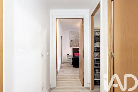 Продажа квартиры в Барселона, Испания 3 спальни, 98м2 №152435 - фото 18