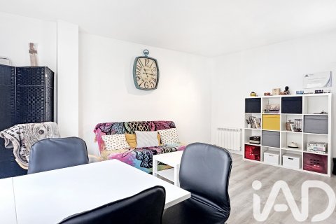 Продажа квартиры в Барселона, Испания 3 спальни, 98м2 №152435 - фото 9