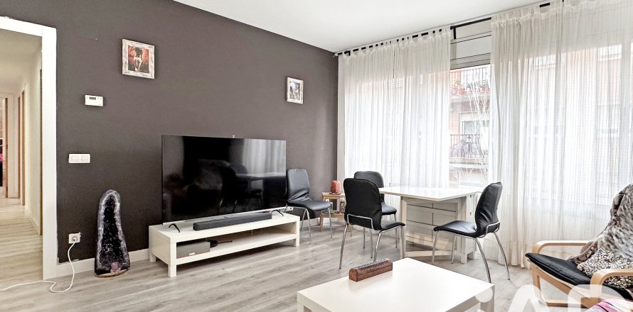 Квартира в Барселона, Испания 3 спальни, 98м2 №152435