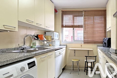 Продажа квартиры в Барселона, Испания 3 спальни, 98м2 №152435 - фото 13