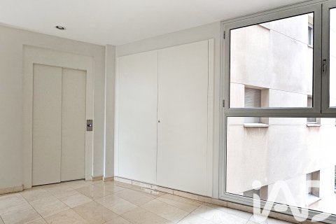 Продажа квартиры в Барселона, Испания 3 спальни, 98м2 №152435 - фото 2