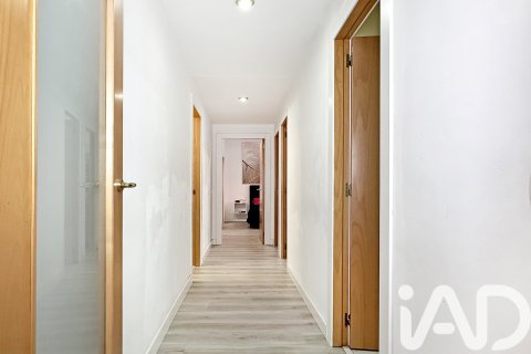 Продажа квартиры в Барселона, Испания 3 спальни, 98м2 №152435 - фото 11