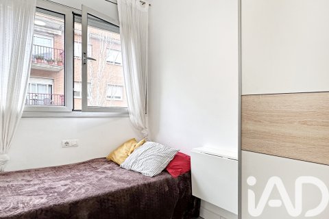 Продажа квартиры в Барселона, Испания 3 спальни, 98м2 №152435 - фото 22