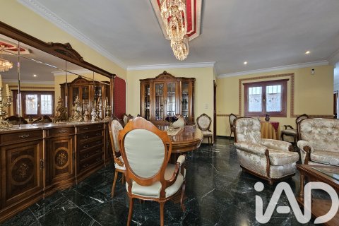 Hus till salu i Durcal, Granada, Spanien 4 sovrum, 314 kvm. Nr. 152437 - foto 16