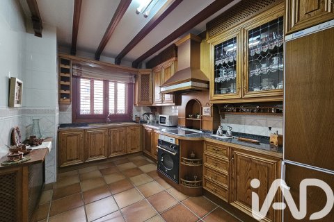 Hus till salu i Durcal, Granada, Spanien 4 sovrum, 314 kvm. Nr. 152437 - foto 10