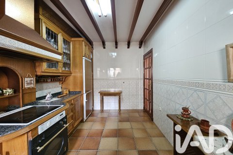 Hus till salu i Durcal, Granada, Spanien 4 sovrum, 314 kvm. Nr. 152437 - foto 12