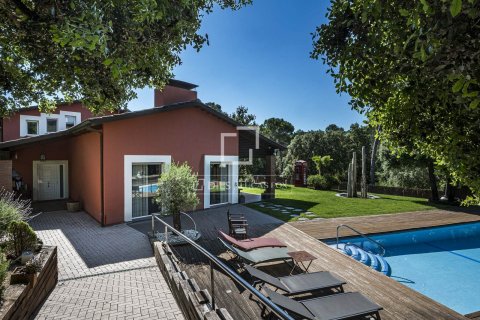 Villa zum Verkauf in Valldoreix, Barcelona, Spanien 5 Schlafzimmer, 430 m2 Nr. 168317 - Foto 2