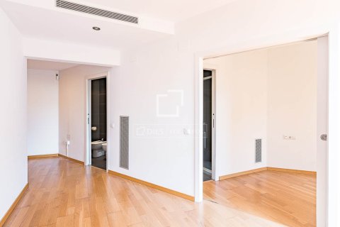 Apartamento en venta en Barcelona, España 2 dormitorios, 71 m2 No. 168315 - foto 3