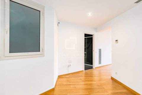 Apartamento en venta en Barcelona, España 2 dormitorios, 71 m2 No. 168315 - foto 6