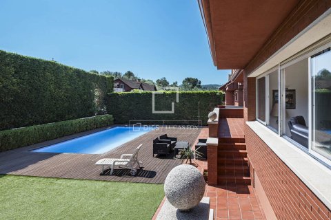 Villa en venta en Sant Cugat del Vallès, Barcelona, España 5 dormitorios, 535 m2 No. 168313 - foto 3