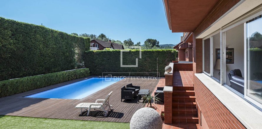 Villa en Sant Cugat del Vallès, Barcelona, España 5 dormitorios, 535 m2 No. 168313