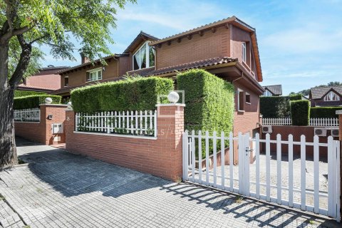 Villa en venta en Sant Cugat del Vallès, Barcelona, España 5 dormitorios, 535 m2 No. 168313 - foto 2