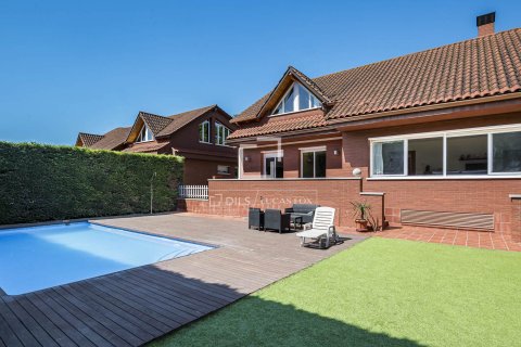 Villa en venta en Sant Cugat del Vallès, Barcelona, España 5 dormitorios, 535 m2 No. 168313 - foto 16