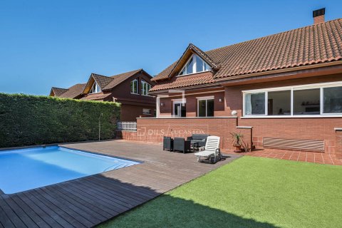 Villa en Sant Cugat del Vallès, Barcelona, España 5 dormitorios, 535 m2 No. 168313