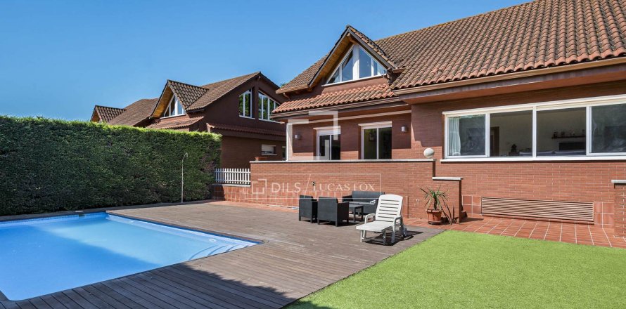 Villa en Sant Cugat del Vallès, Barcelona, España 5 dormitorios, 535 m2 No. 168313