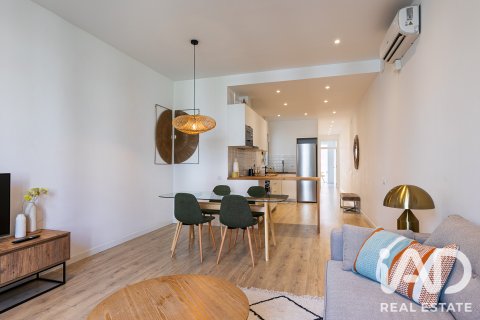 Продажа квартиры в Барселона, Испания 2 спальни, 84м2 №188047 - фото 3