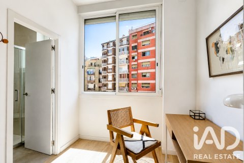 Продажа квартиры в Барселона, Испания 2 спальни, 84м2 №188047 - фото 19