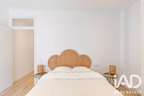 Продажа квартиры в Барселона, Испания 2 спальни, 84м2 №188047 - фото 14