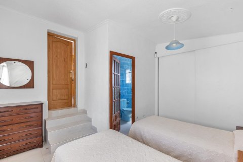 Villa à vendre à Alicante, Espagne, 4 chambres,  No. 189978 - photo 9