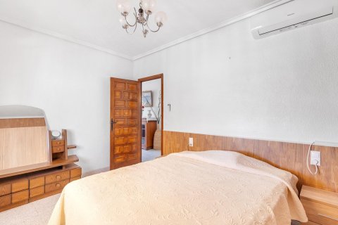 Villa à vendre à Alicante, Espagne, 4 chambres,  No. 189978 - photo 22