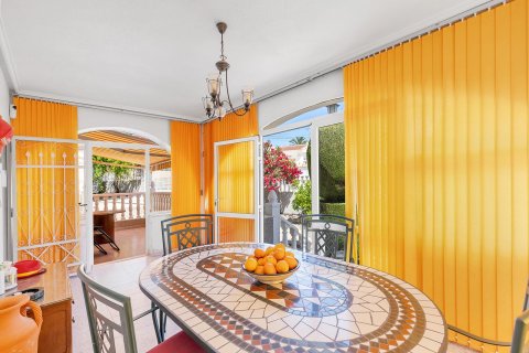 Villa à vendre à Alicante, Espagne, 4 chambres,  No. 189978 - photo 17