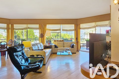 Apartment for sale in Sitges, Barcelona, Spain 5 bedrooms, 205 sq.m. No. 152323 - photo 9