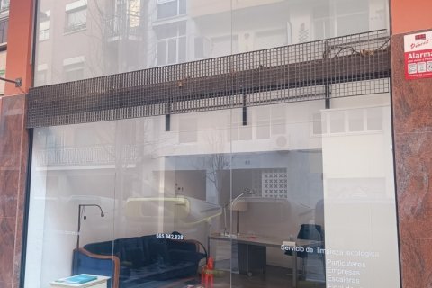 Продажа коммерческой недвижимости в Барселона, Испания 70м2 №173378 - фото 8