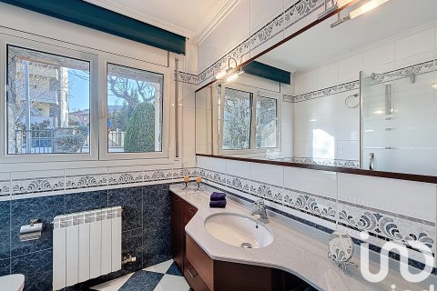 Продажа дома в Монторнес-дель-Вальес, Барселона, Испания 5 спален, 382м2 №173375 - фото 26
