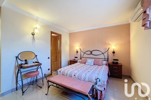 Продажа дома в Монторнес-дель-Вальес, Барселона, Испания 5 спален, 382м2 №173375 - фото 15
