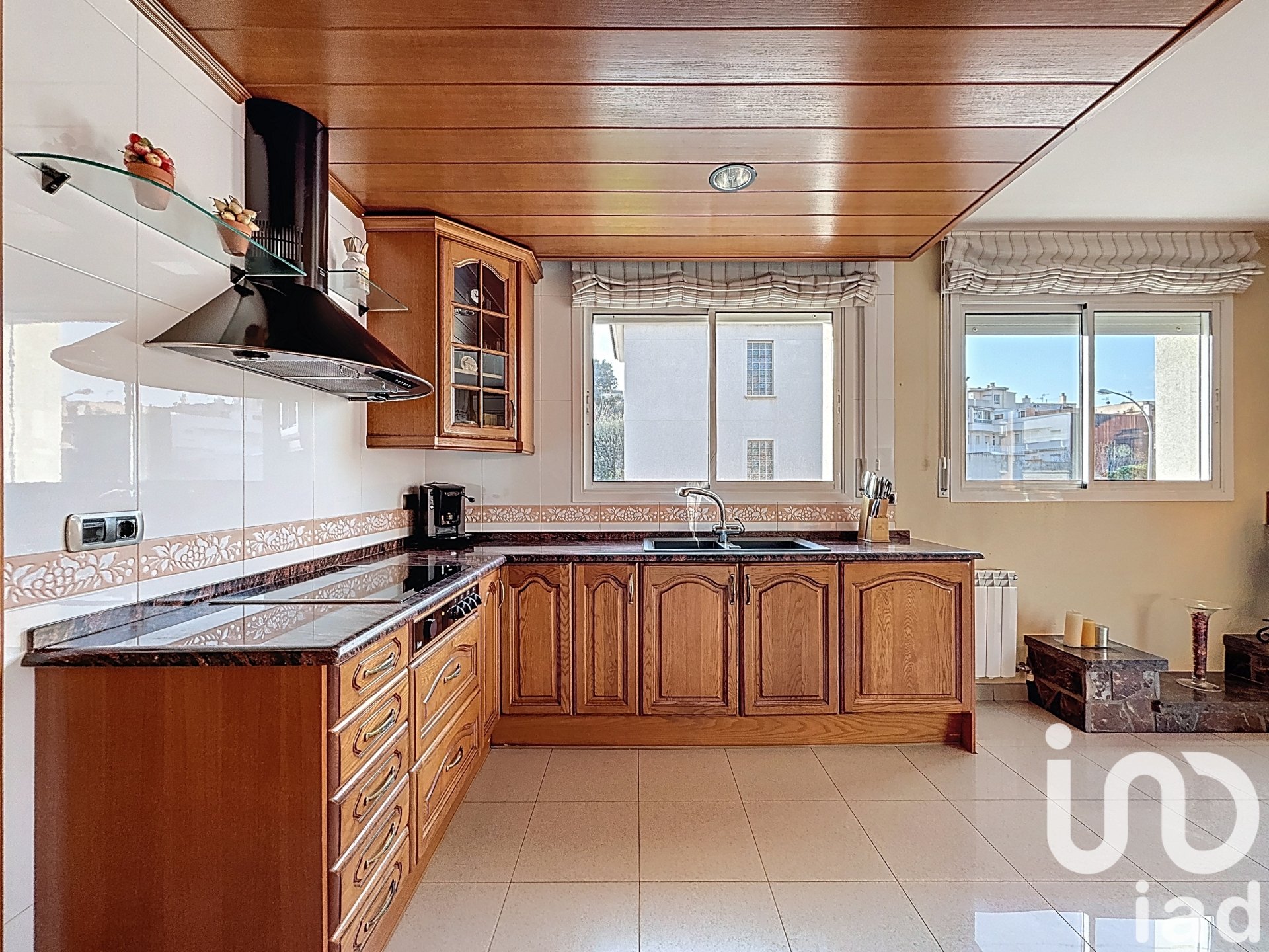House à Montornes Del Valles, Barcelona, Espagne 5 chambres, 382 m2 No. 173375