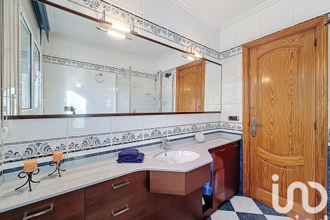 Продажа дома в Монторнес-дель-Вальес, Барселона, Испания 5 спален, 382м2 №173375 - фото 25