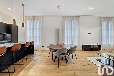 Huoneisto myytävänä Barcelona, Espanja, 3 makuuhuonetta, 158 m2 No. 173376 - kuva 2