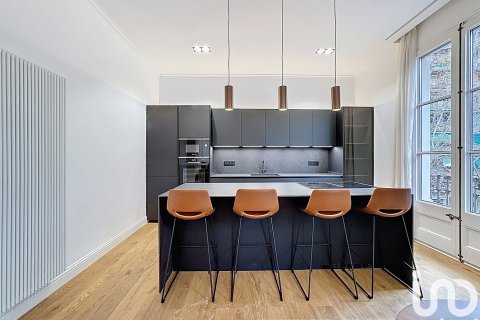 Huoneisto myytävänä Barcelona, Espanja, 3 makuuhuonetta, 158 m2 No. 173376 - kuva 4