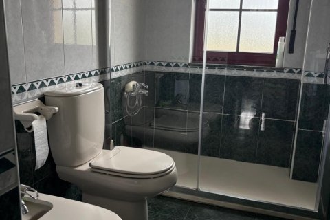 Hus till salu i Aviles, Asturias, Spanien 6 sovrum, 368 kvm. Nr. 152781 - foto 22