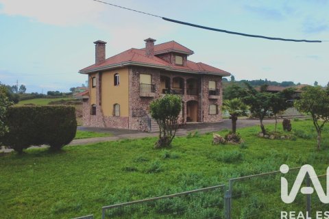 Hus till salu i Aviles, Asturias, Spanien 6 sovrum, 368 kvm. Nr. 152781 - foto 7