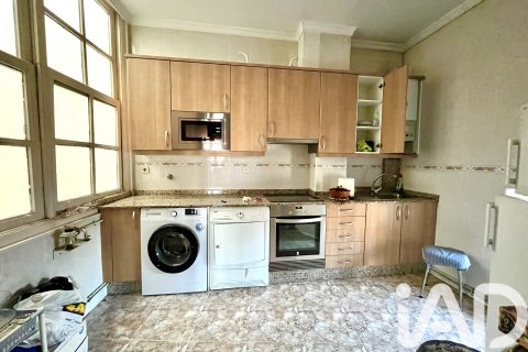 Apartamento en venta en Santiago de Compostela, La Coruña, España 5 dormitorios, 141 m2 No. 152786 - foto 10