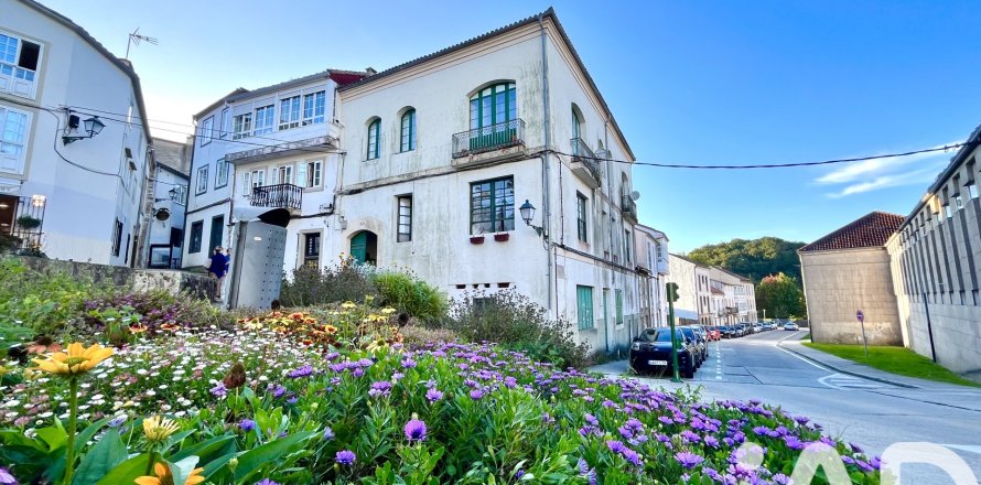 Apartamento en Santiago de Compostela, La Coruña, España 5 dormitorios, 141 m2 No. 152786