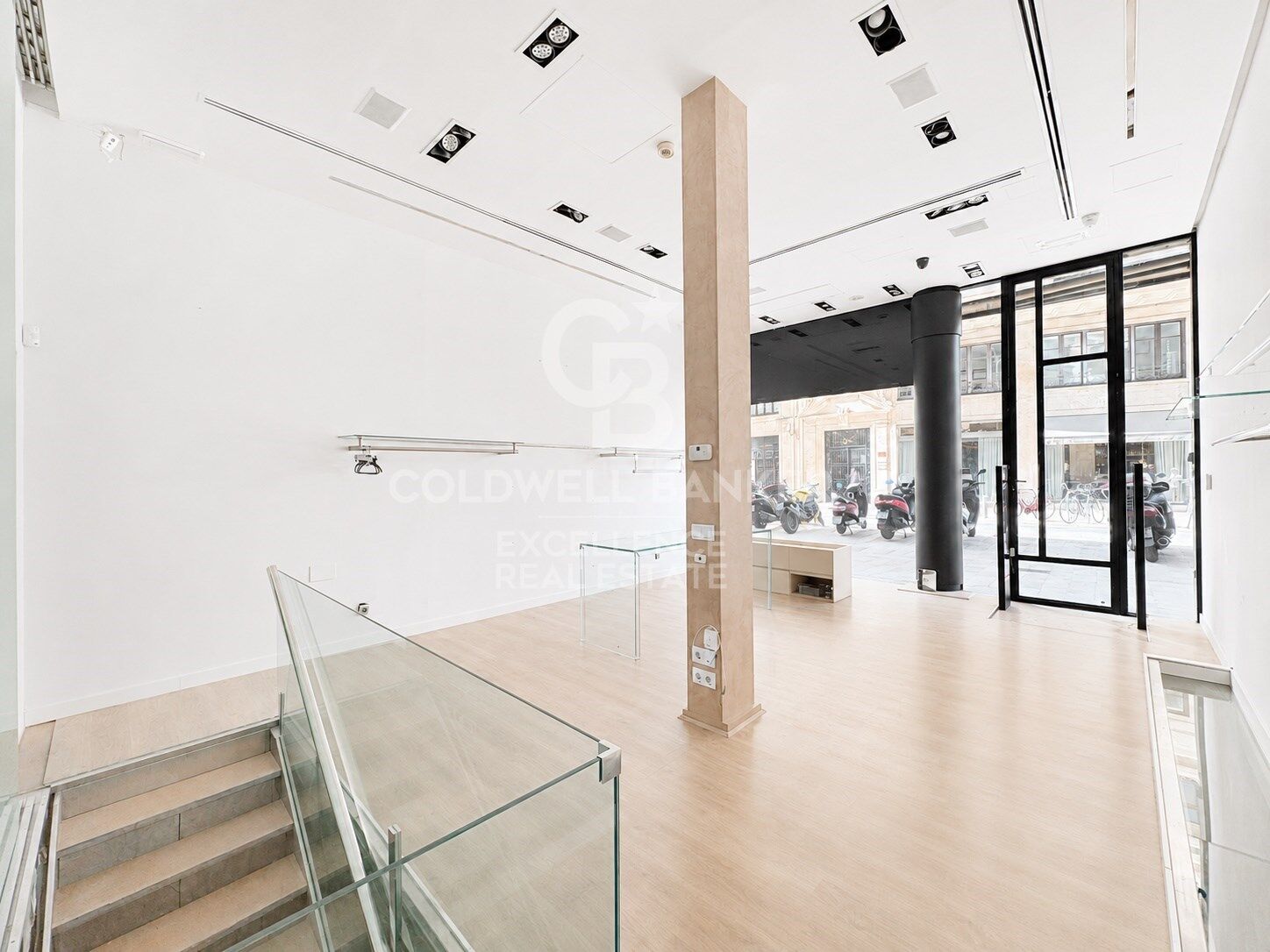 Commercial property à Valencia, Espagne 110 m2 No. 179209
