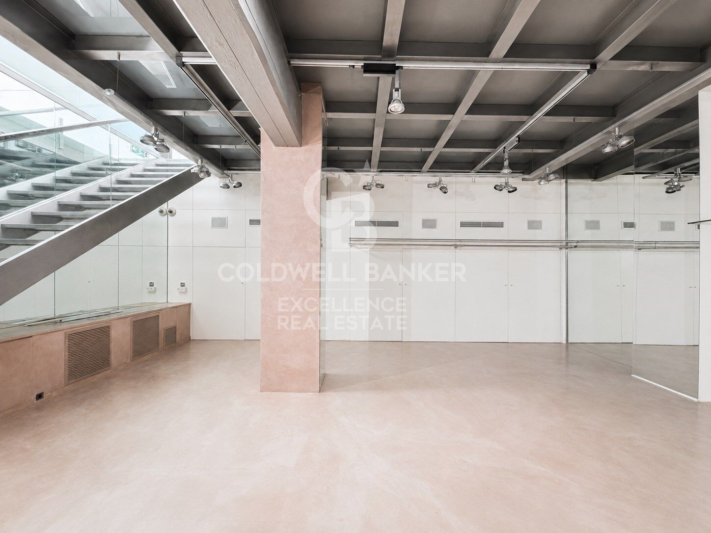 Commercial property à Valencia, Espagne 110 m2 No. 179209