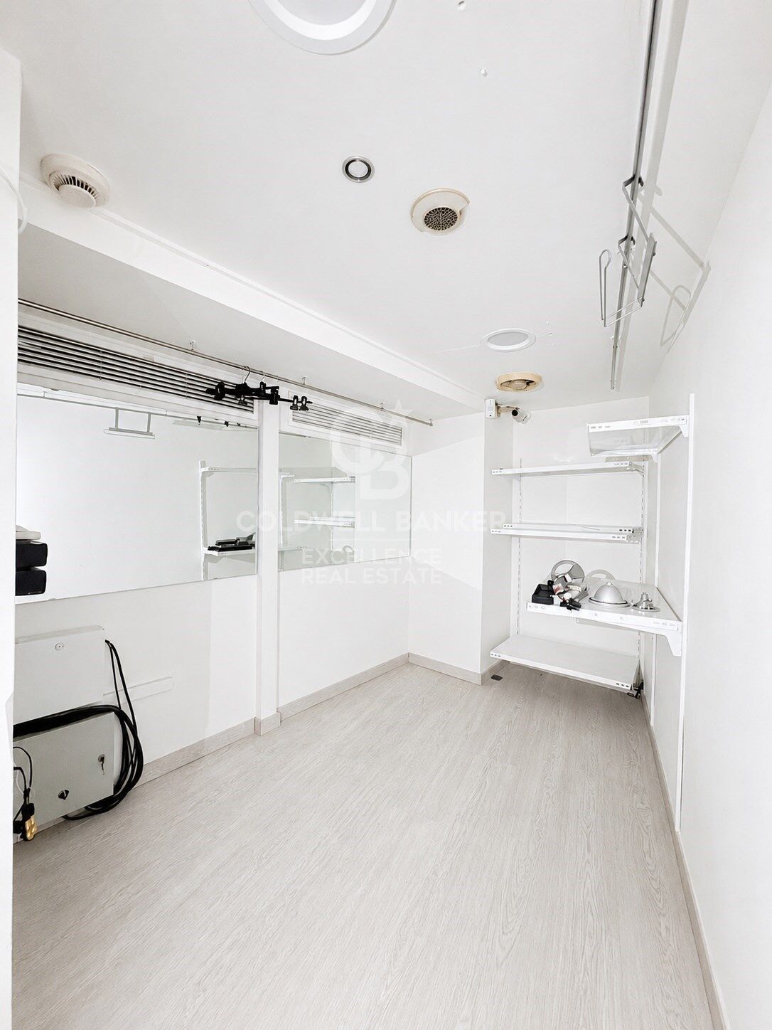 Commercial property à Valencia, Espagne 110 m2 No. 179209
