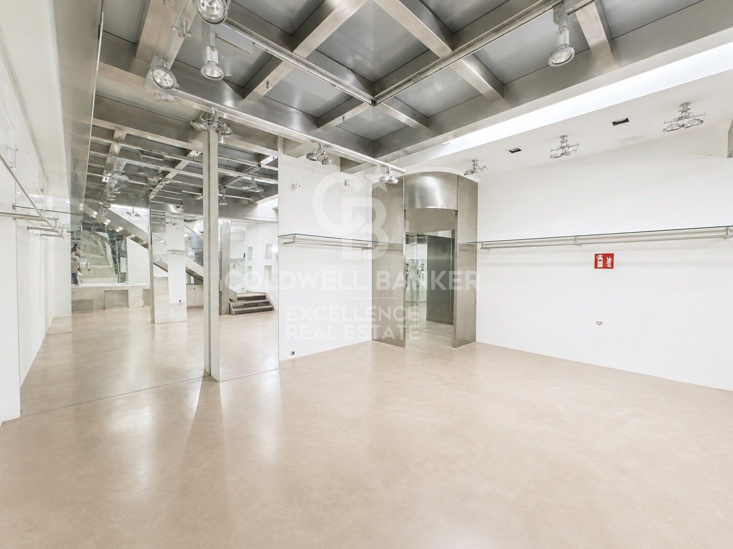 Commercial property à Valencia, Espagne 110 m2 No. 179209