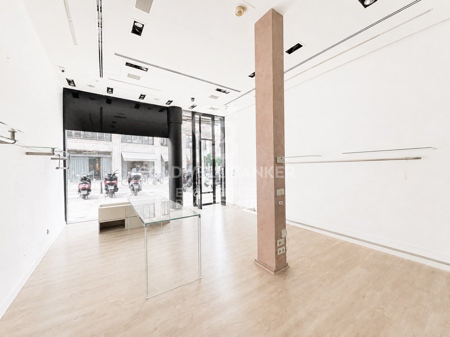 Commercial property à Valencia, Espagne 110 m2 No. 179209