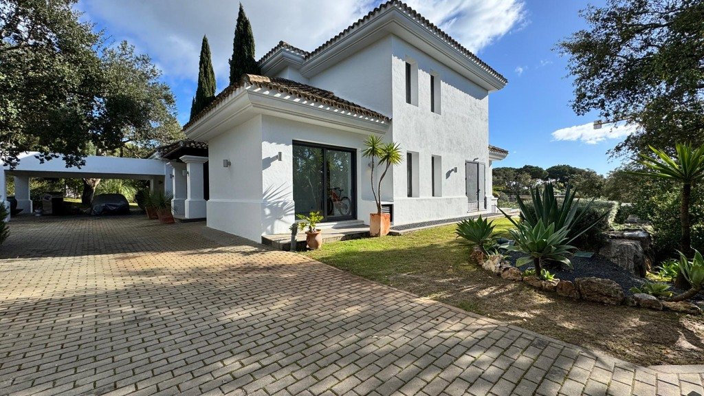 Вилла в Сотогранде, Кадис, Испания 5 спален, 712м2 №108329