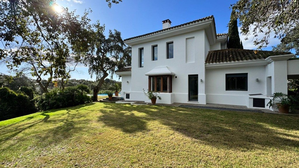Вилла в Сотогранде, Кадис, Испания 5 спален, 712м2 №108329