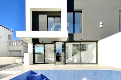 Продажа дома в Эмпуриабрава, Герона, Испания 4 спальни, 162м2 №160279 - фото 2