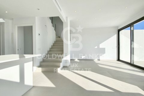 Продажа дома в Эмпуриабрава, Герона, Испания 4 спальни, 162м2 №160279 - фото 3