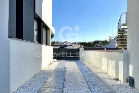 Продажа дома в Эмпуриабрава, Герона, Испания 4 спальни, 162м2 №160279 - фото 10