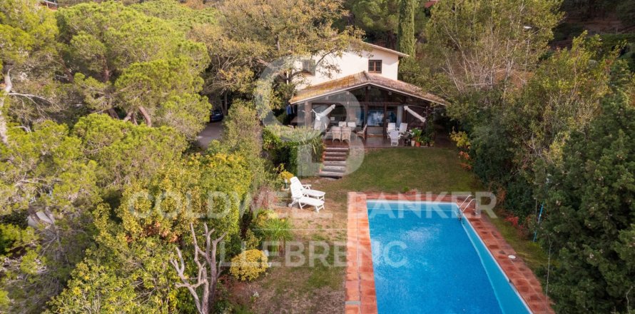 Dom w Barcelona, Hiszpania 6 sypialni, 443 mkw. nr 160282