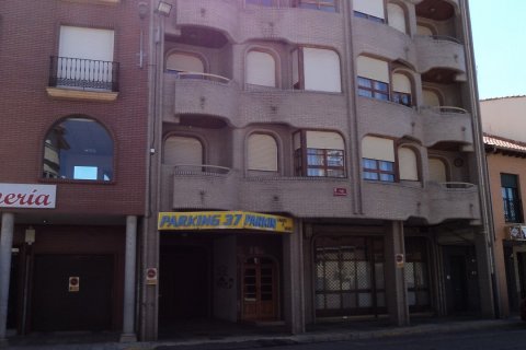 Tontti myytävänä La Baneza, Leon, Espanja , 201 m2 No. 153734 - kuva 11